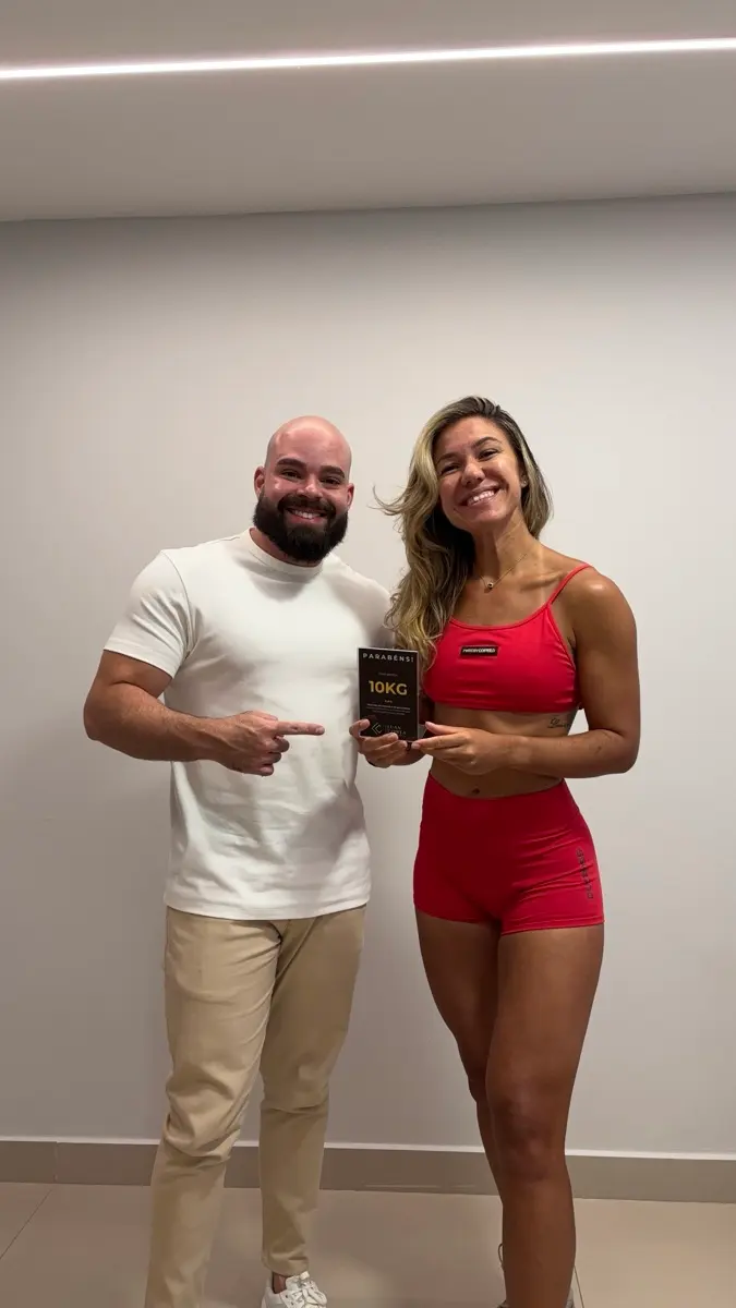 Paciente do Luan Costa celebrando a conquista de 10 kg