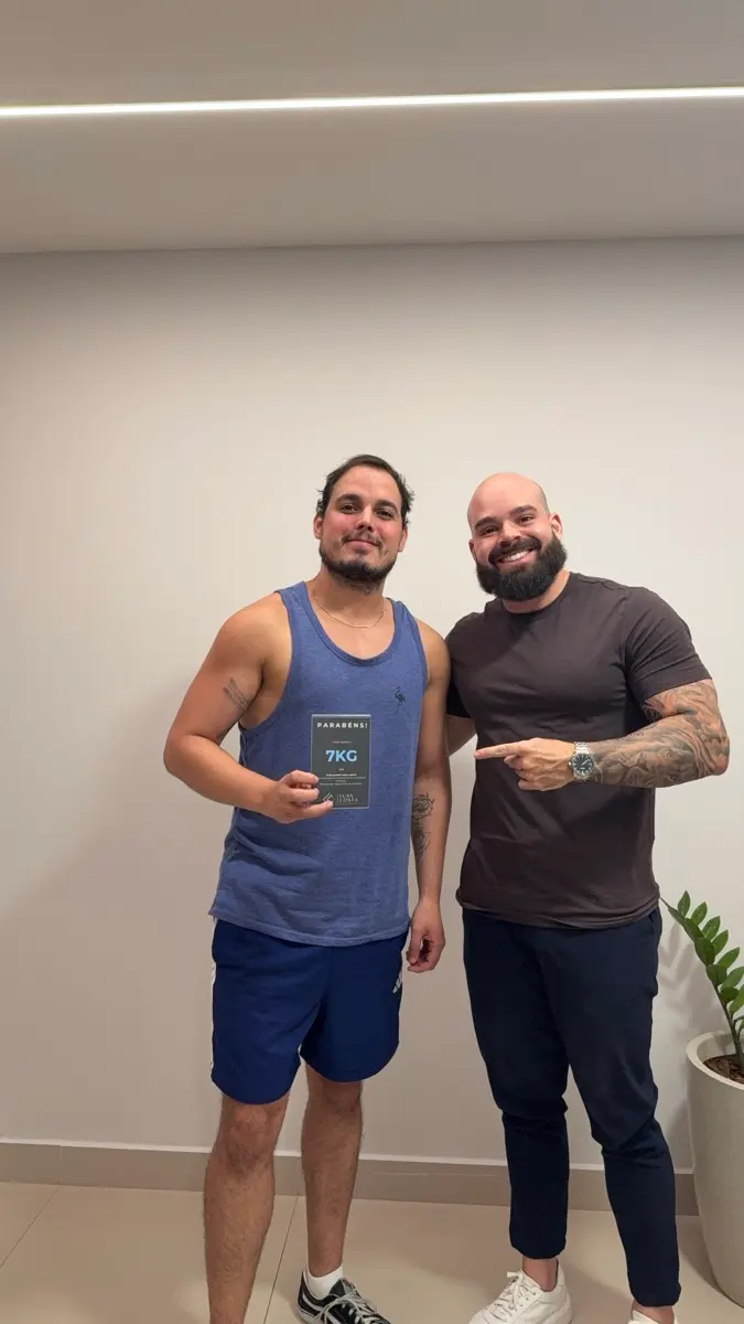 Paciente do Luan Costa celebrando a conquista de 7 kg